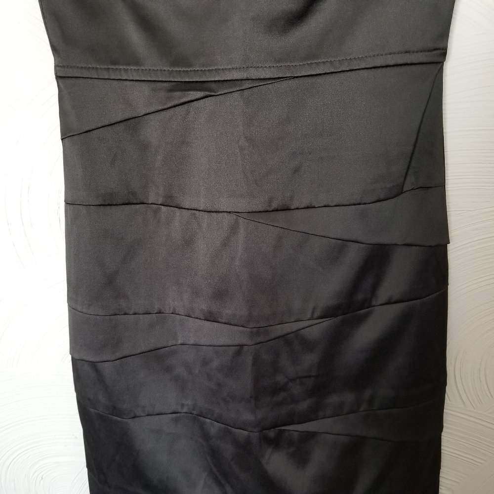 Tight Fitting Mini Dress. - Picture 3 of 7